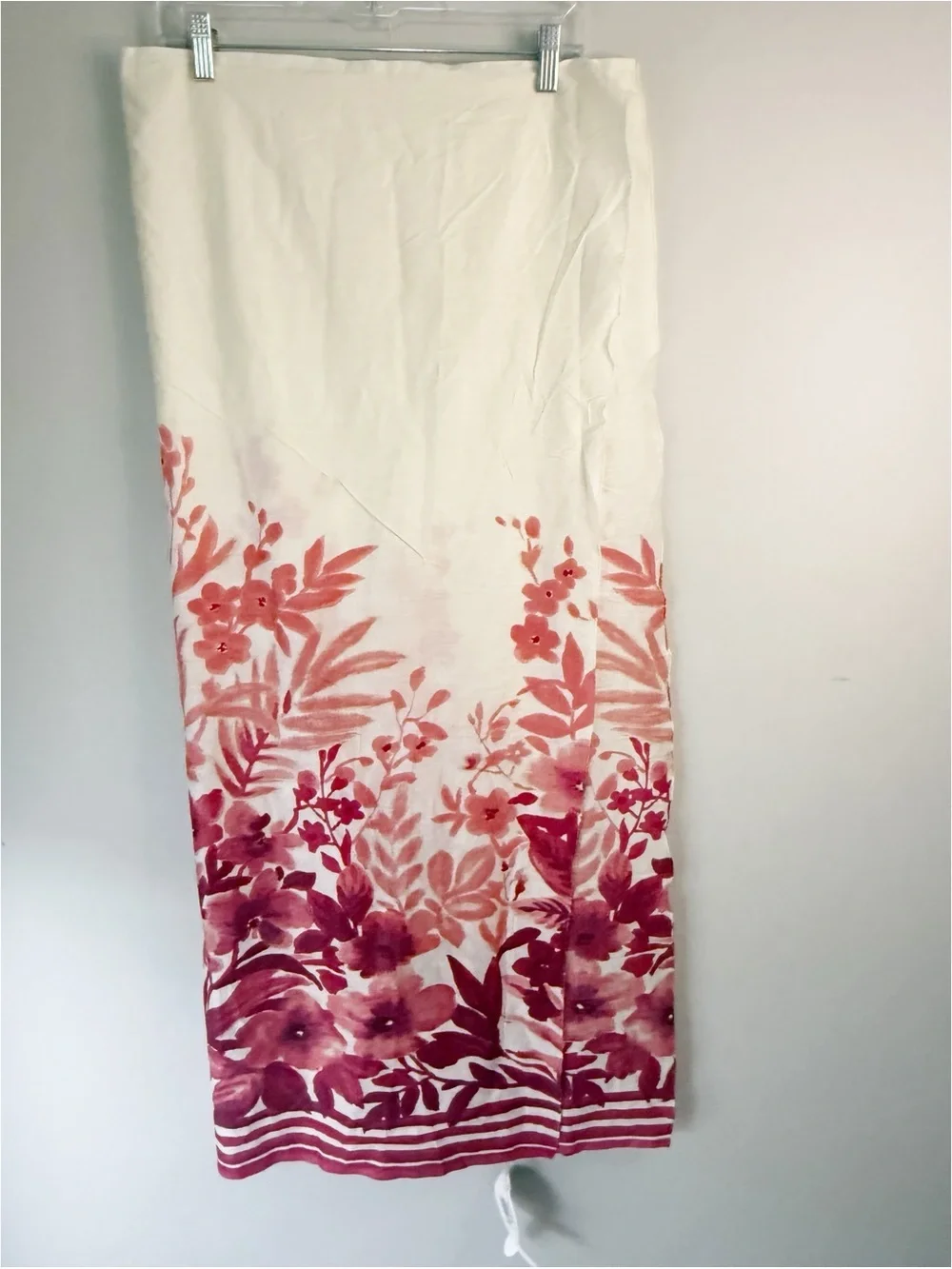 New ANTICA SARTORIA Women’s Ivory Red Floral Print Pareo Scarf Cover-Up 44”X70”